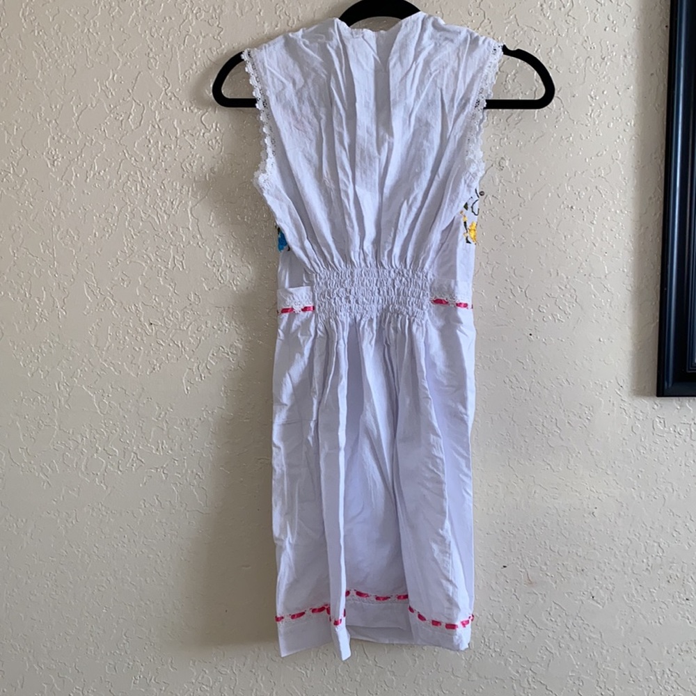 Traditional Embroidered Dress XS - Picture 2 of 3